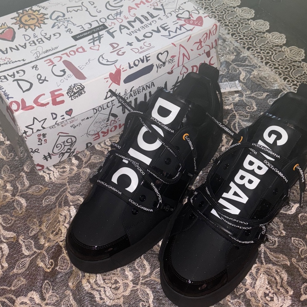 Dolce & Gabbana Black Logo Sneakers. Authentic. Accepting all offers